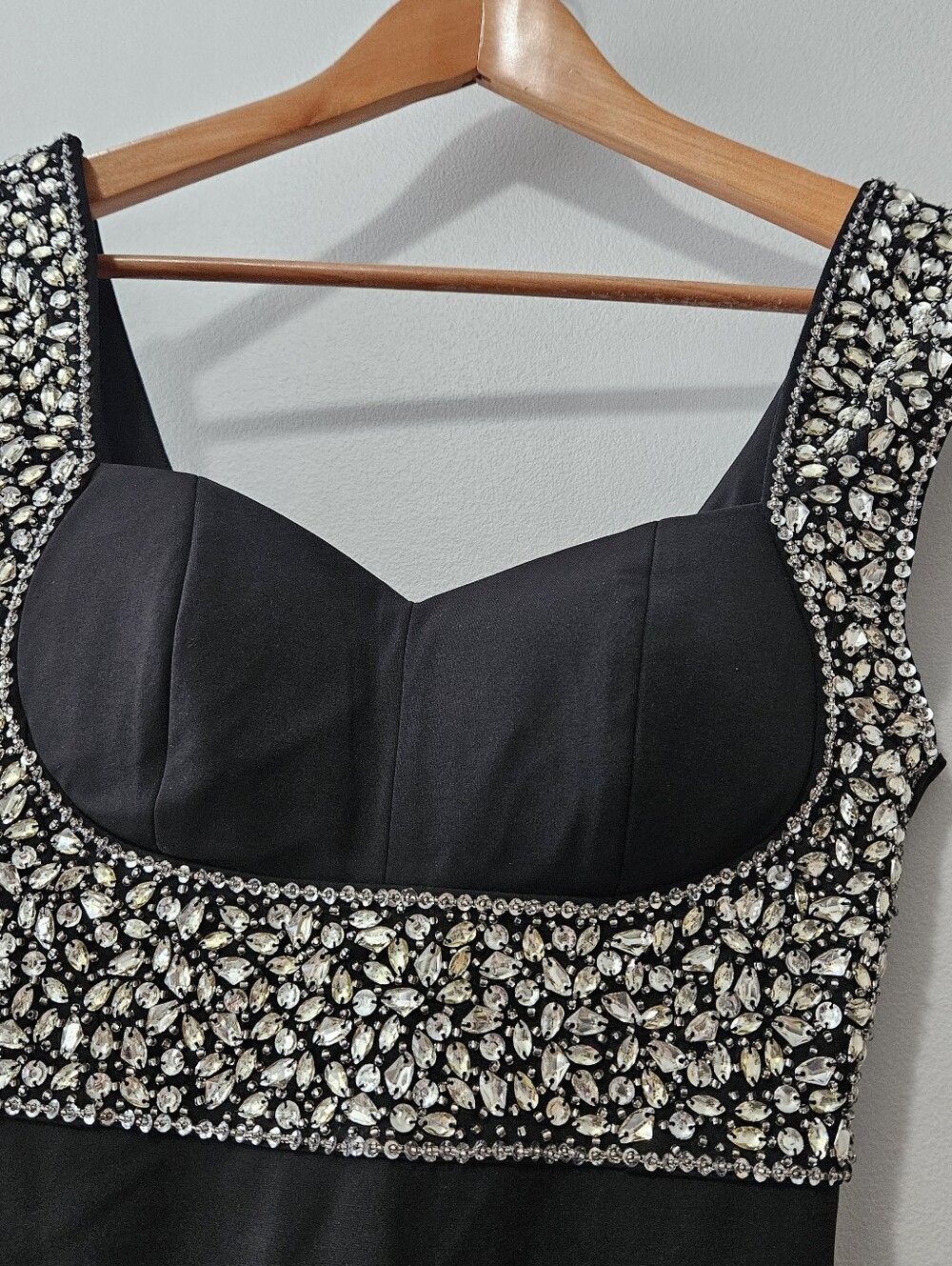 Dress - Picture 4 of 10